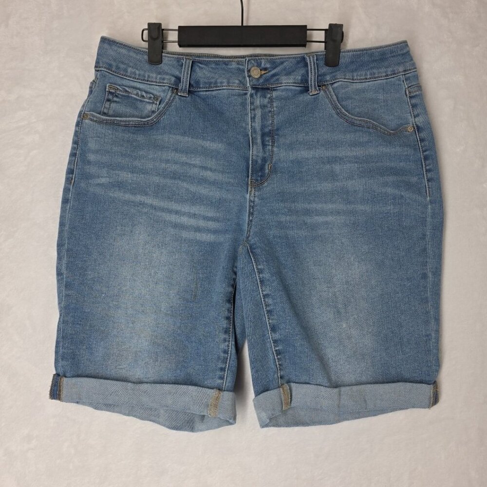 Time & Tru Womens Size 16 Mid-Rise Cuffed Denim Shorts Blue Stretch EUC